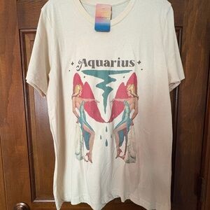 Aquarius Graphic T-Shirt